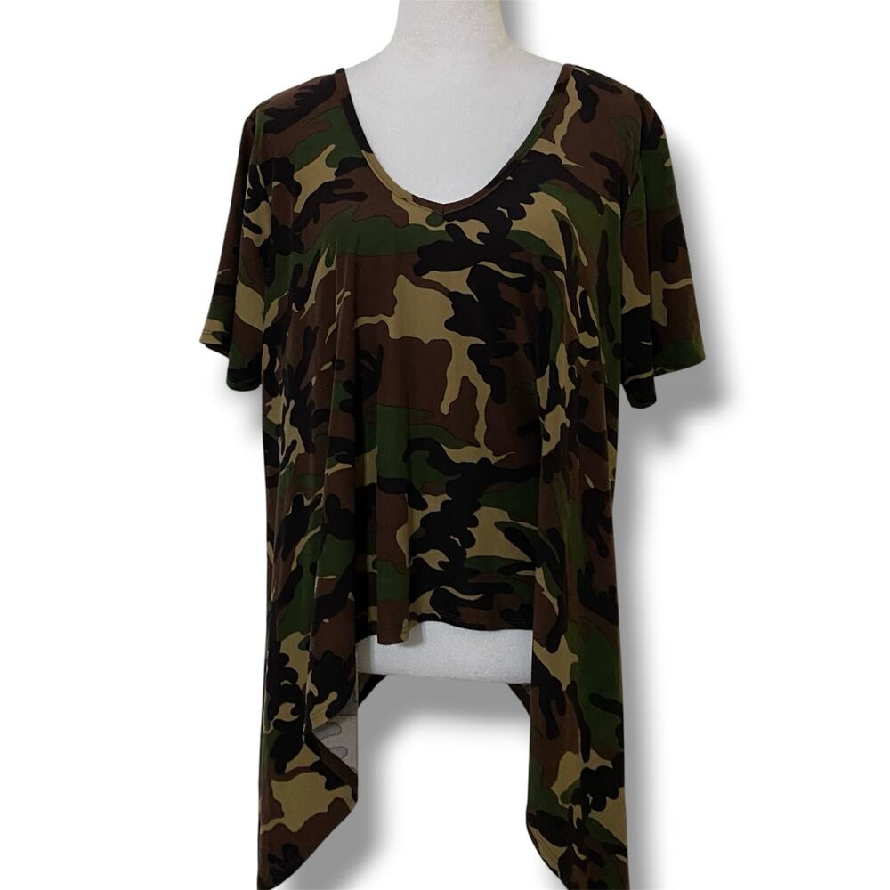 Ashley Stewart Camo Top Size 14/16 Front and Back V-Neck Asymmetrical Hem